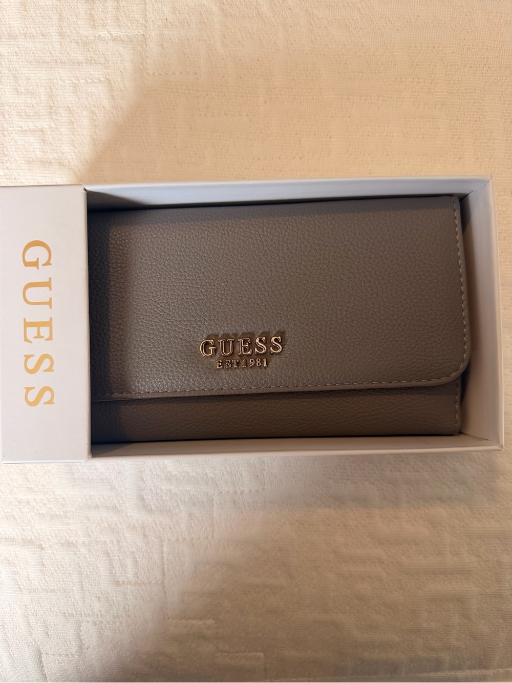 GUESS jewel Multi Wallet Clutch Grey